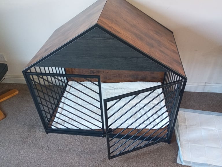 image for Wooden Dog crate offers open