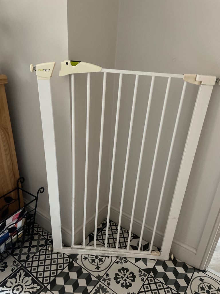 image for Extra tall stair gate - no screws required 