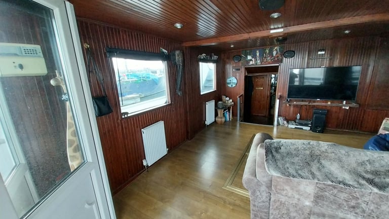 Bruce Roberts 50ft livaboard steel boat