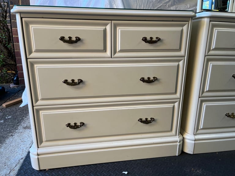 image for Solid chest of drawers