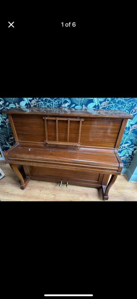 Free upright piano