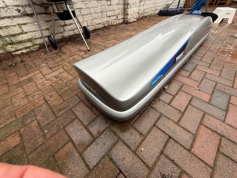 Thule ski roof box