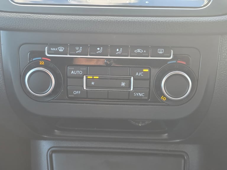 2014 Volkswagen Tiguan 2.0 TDi BlueMotion Tech Match 5dr 4MOTION 4WD ESTATE Diesel Manual