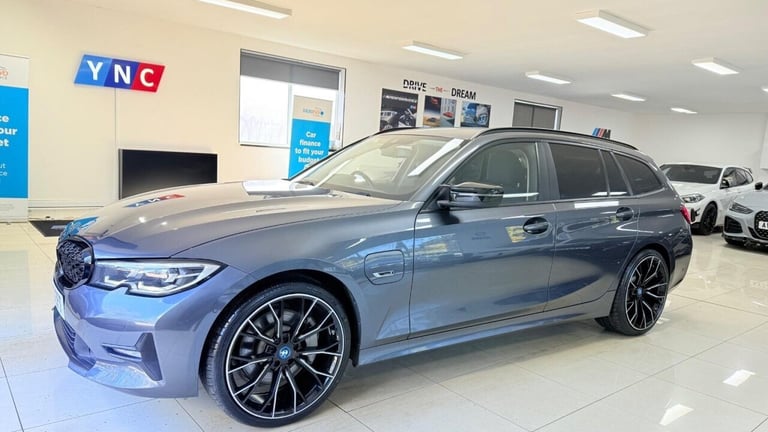 2022 BMW 3 Series 2.0 330e 12kWh SE Pro Touring Auto Euro 6 (s/s) 5dr Estate PETROL/ELECTRIC Auto...