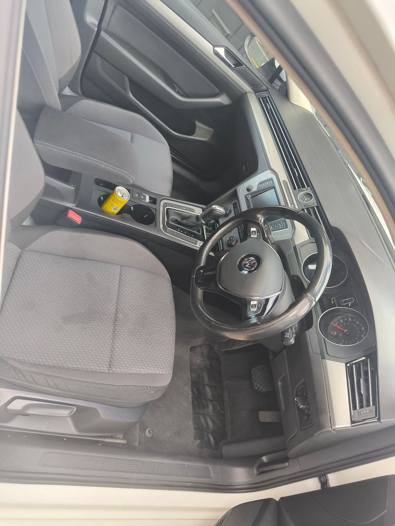 Volkswagen, PASSAT, Saloon, 2015, Semi-Auto, 1598 (cc), 4 doors