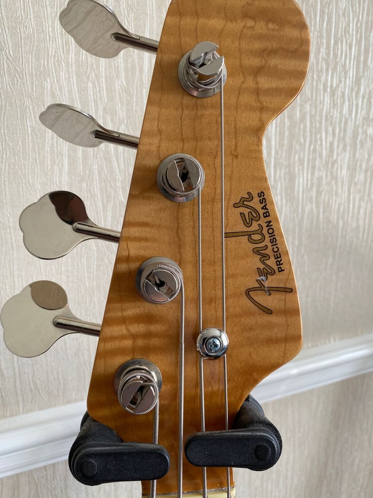 fender squire jazz bass guitar