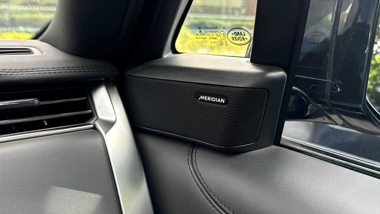  Land Rover Range Rover 3.0 D300 SE 4dr Auto SUV Diesel Automatic