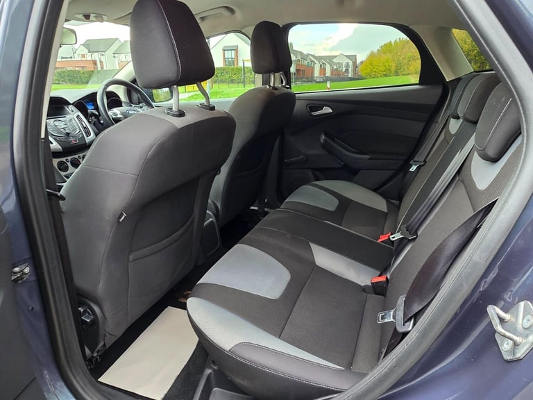 2013 Ford Focus 1.6 TDCi Zetec Euro 5 (s/s) 5dr Hatchback Diesel Manual