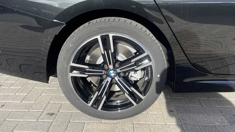 2025 BMW 3 Series 330e 22.3 kWh M Sport 4dr Step Auto Saloon Plug-In Hy Automatic