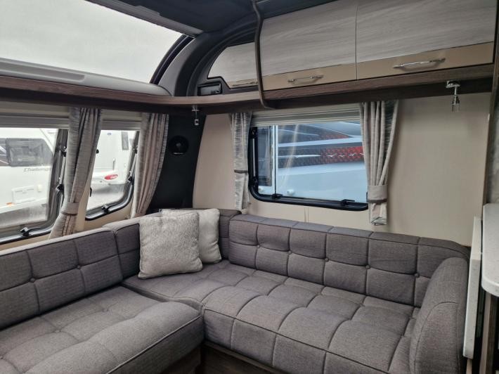 2022 Coachman Lusso II Used Caravan