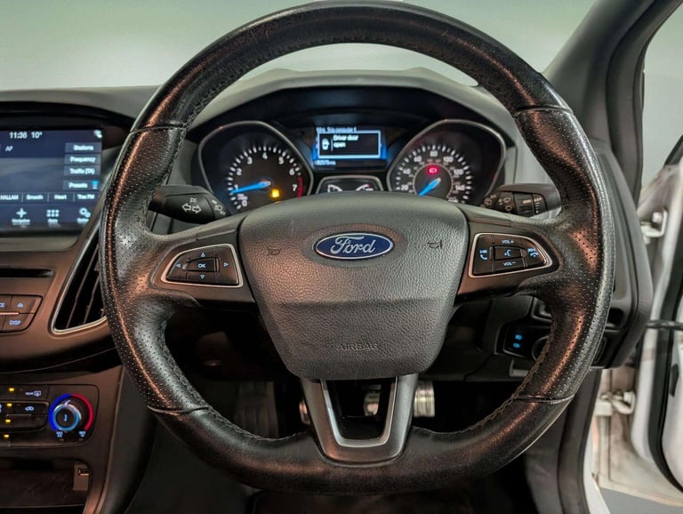 2017 Ford Focus 1.0T EcoBoost ST-Line Euro 6 (s/s) 5dr HATCHBACK Petrol Manual