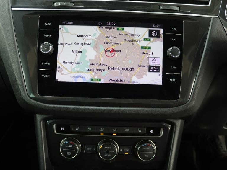 2018 Volkswagen Tiguan 2.0 TDI SEL SUV 5dr Diesel DSG 4Motion Euro 6 (s/s) (150 ps) Diesel Automatic