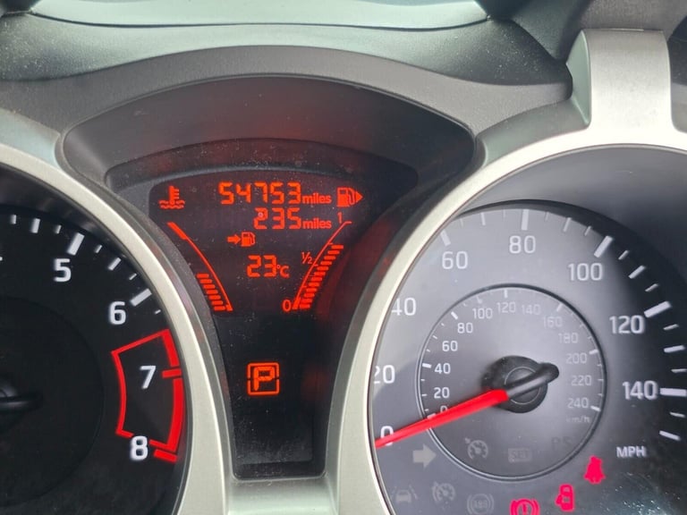 2014 Nissan Juke 1.6 Acenta Premium SUV 5dr Petrol XTRON Euro 5 (117 ps) SUV Petrol Automatic