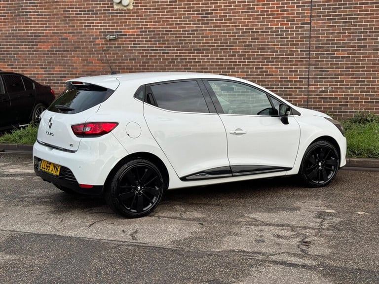 2015 Renault Clio 1.5 dCi Dynamique S Nav Auto Euro 6 5dr HATCHBACK Diesel Automatic