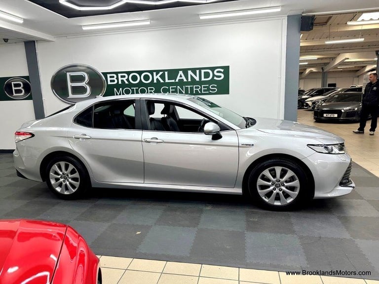 Toyota Camry 2.5 VVT-I DESIGN [SAT NAV, LEATHER &amp; HEATED SEATS]