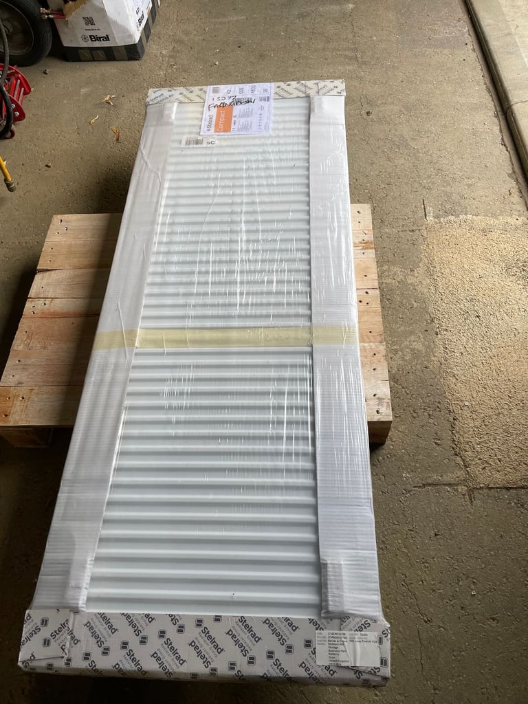 Stelrad Compact K2 600x1600 Radiator – White  BRAND NEW