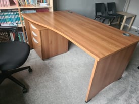 Walnut wave office desks (1600 x 1000 x 800) 100 available