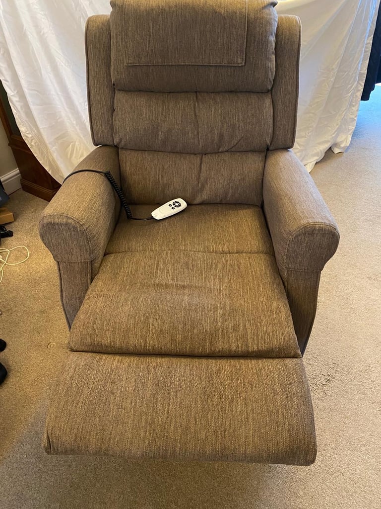 HSL remote controlled Rise & Recliner Chair