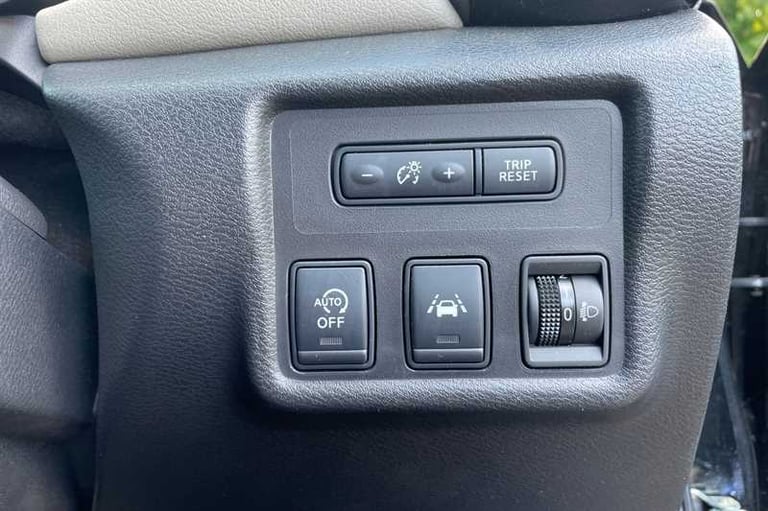 2019 Nissan Micra 1.0 DIG-T Tekna Hatchback 5dr Petrol Manual Euro 6 (s/s) (117 ps) Hatchback Pet...