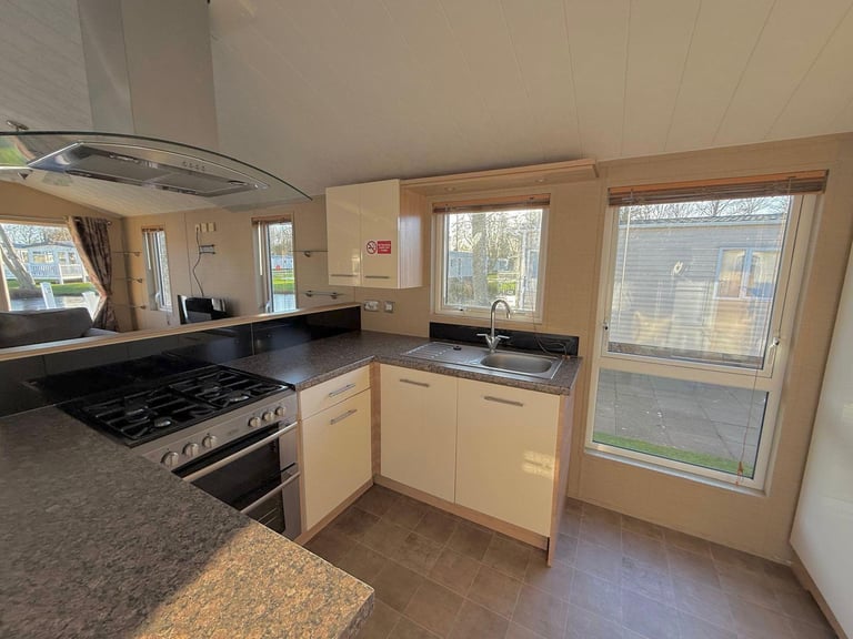 OFF SITE twin lodge for sale 2 bedrooms 40x16 Willerby Boston