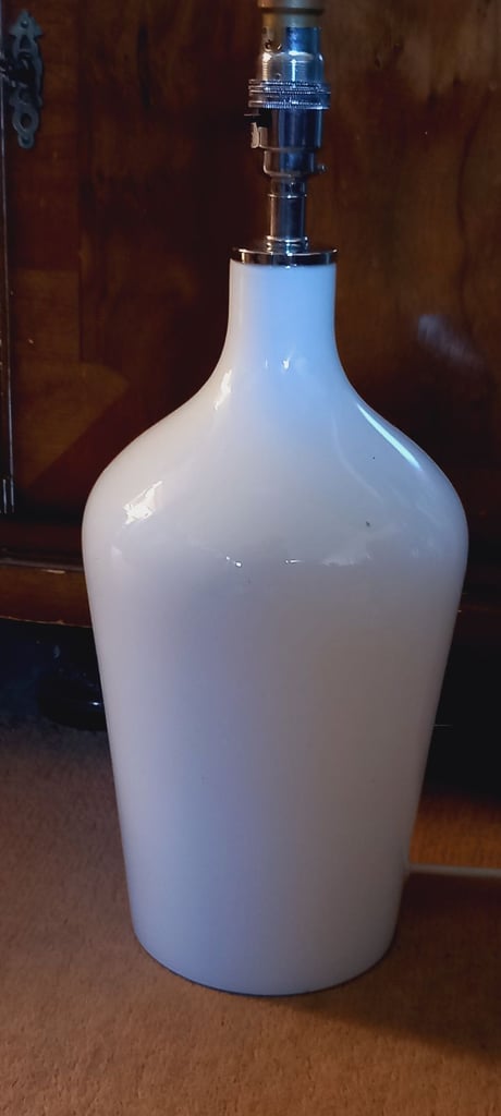 image for Laura Ashley Pussy Willow Table Lamp In Pristine Con