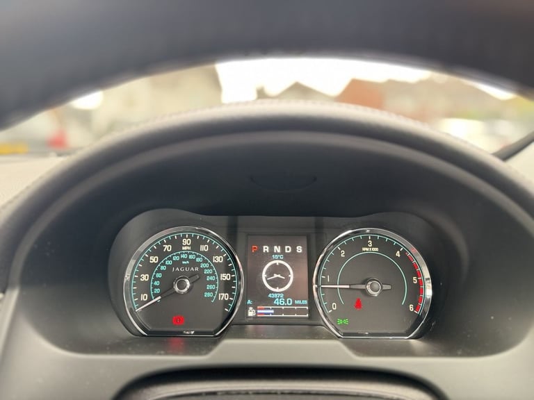 2012 Jaguar XF 3.0d V6 Luxury Saloon 4dr Diesel Auto Euro 5 (240 ps) Saloon Diesel Automatic