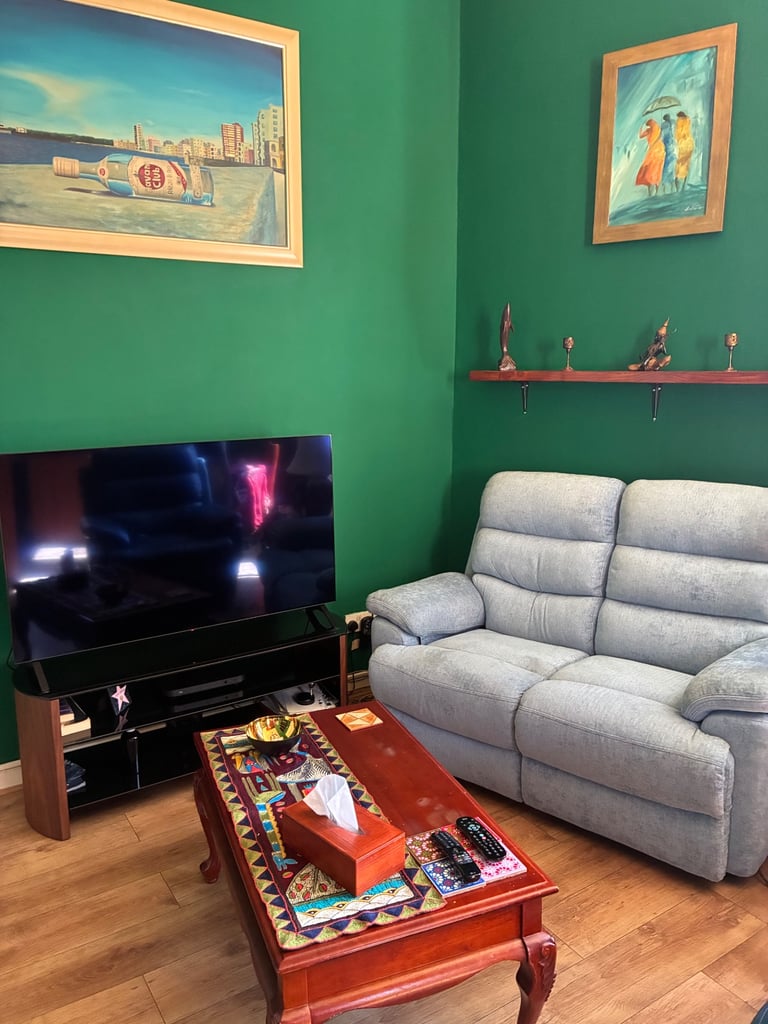 City centre boxroom to let (prefer male ) 