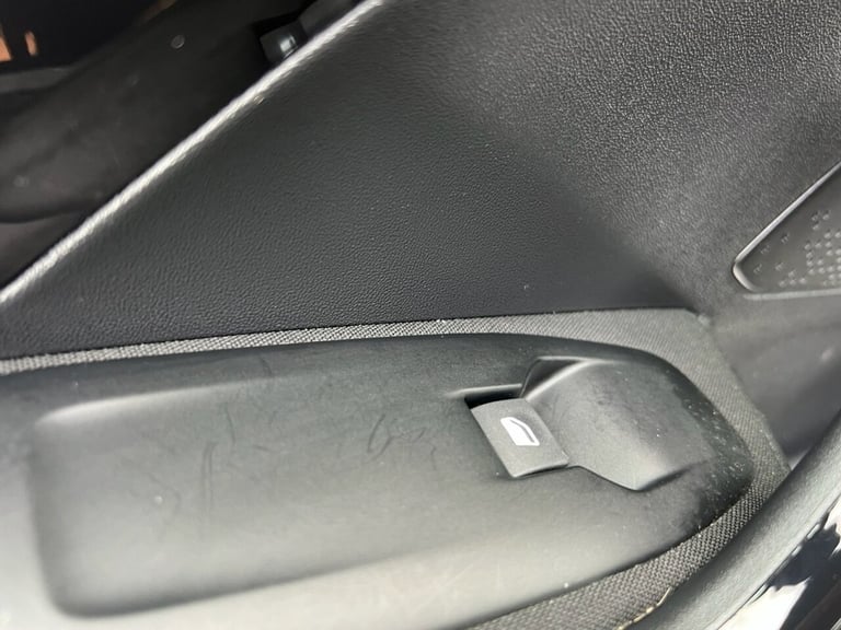 2018 Peugeot 208 1.2 PureTech Allure Hatchback 5dr Petrol EAT Euro 6 (s/s) (110 ps) Hatchback Pet...