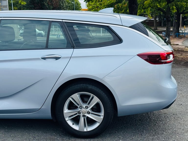 2017 Vauxhall Insignia TECH LINE NAV 5-Door Diesel