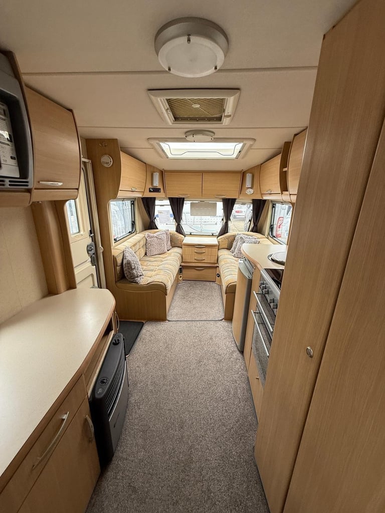 Abbey Freestyle 540 Fixed Bed Side Washroom