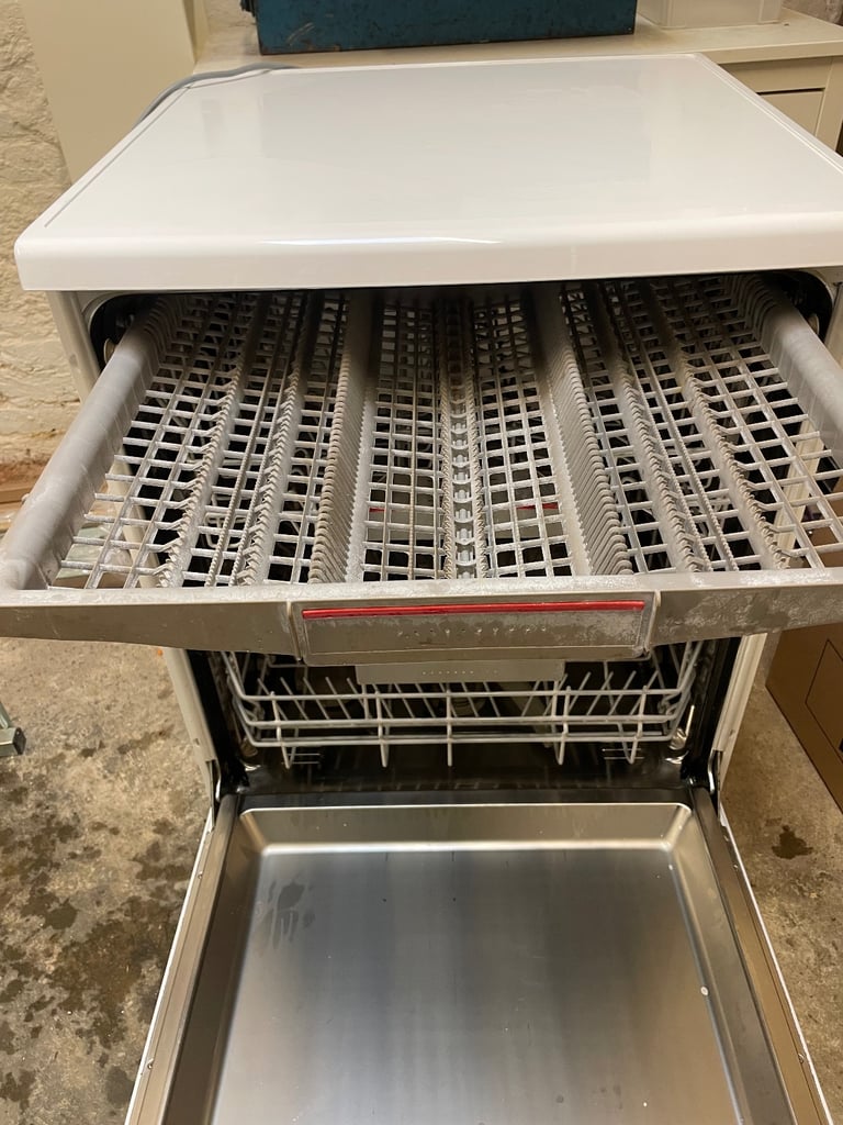 Bosch Series 4 freestanding dishwasher