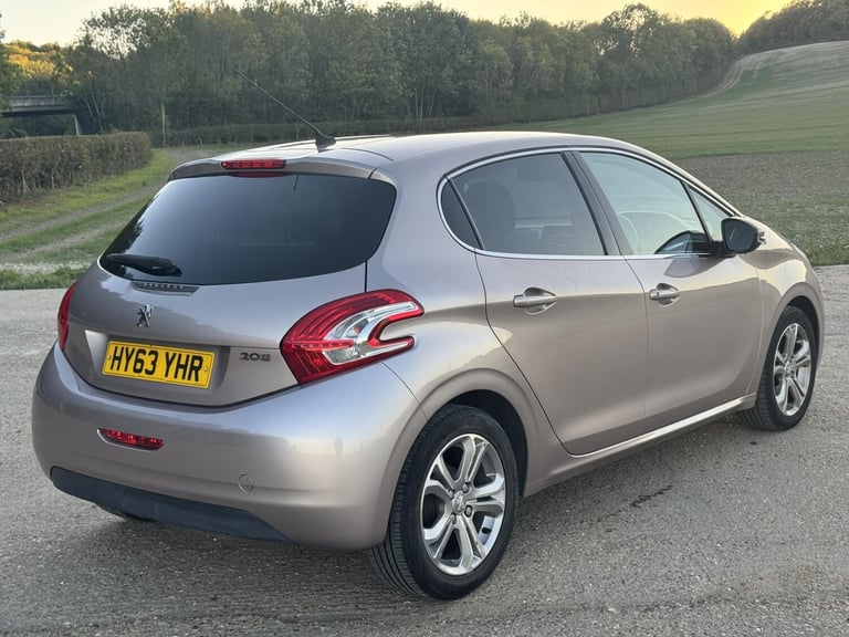 2013 Peugeot 208 1.2 e-VTi Allure 5dr EGC HATCHBACK PETROL Manual