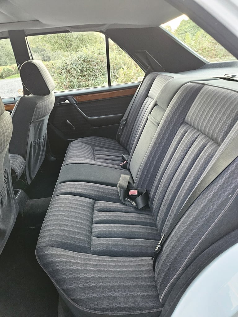 1992 Mercedes-Benz 200E