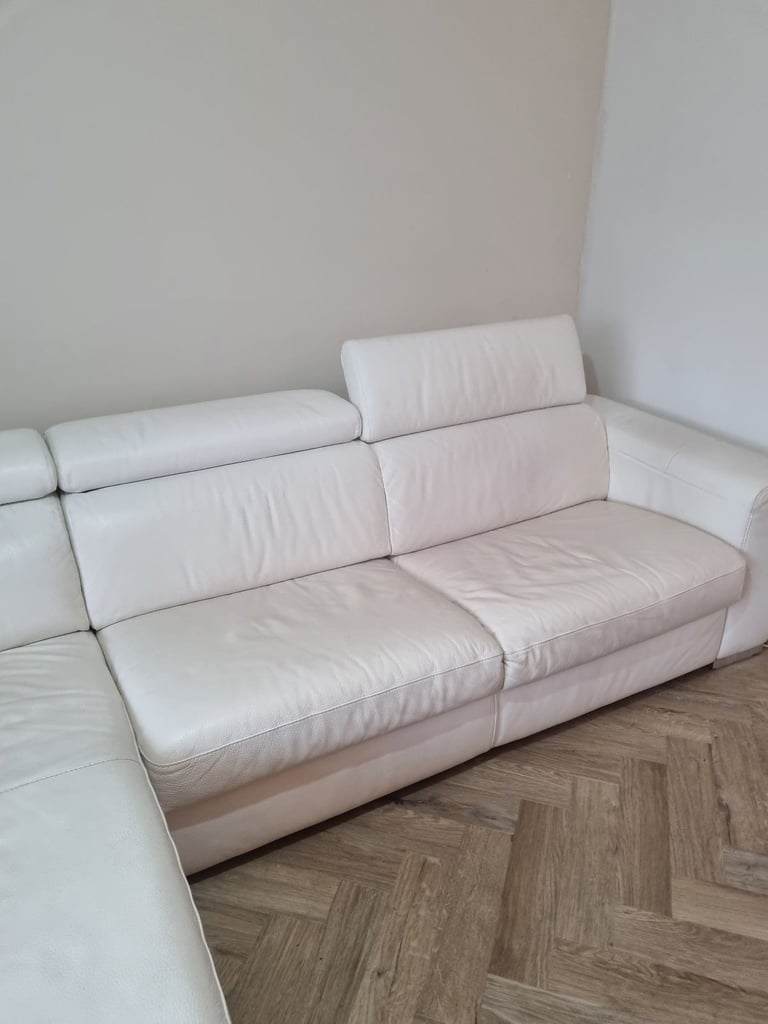 L SHAPE SOFA BED IN LEATHER
