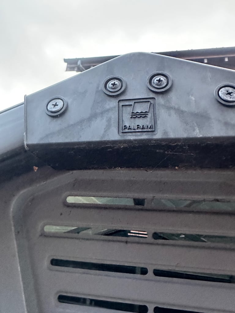 PALRAM Grey plastic shed 6ft x 7.5ft (72x90 inch) damaged