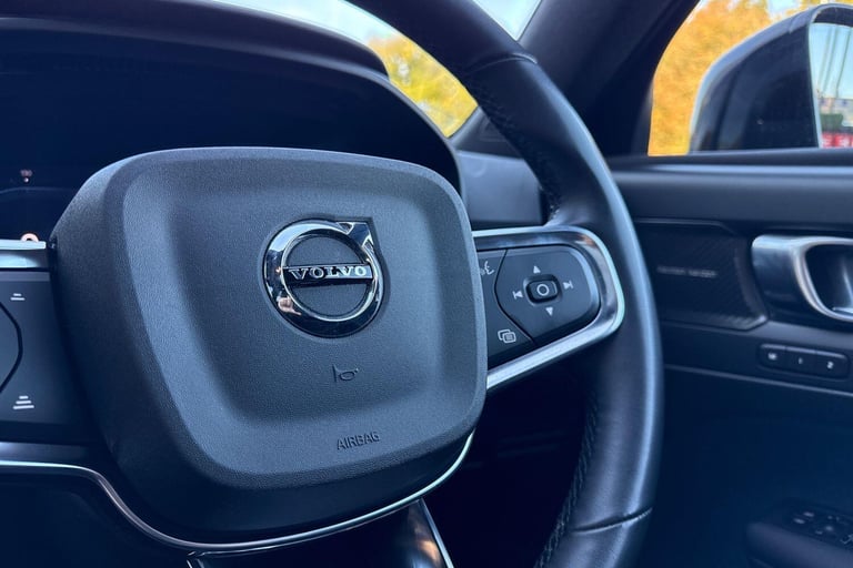 2022 Volvo XC40 Recharge Twin 78kWh Ultimate SUV 5dr Electric Auto AWD (408 ps) ESTATE Electric A...