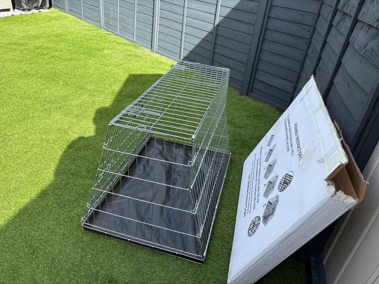 Dog crate for car 