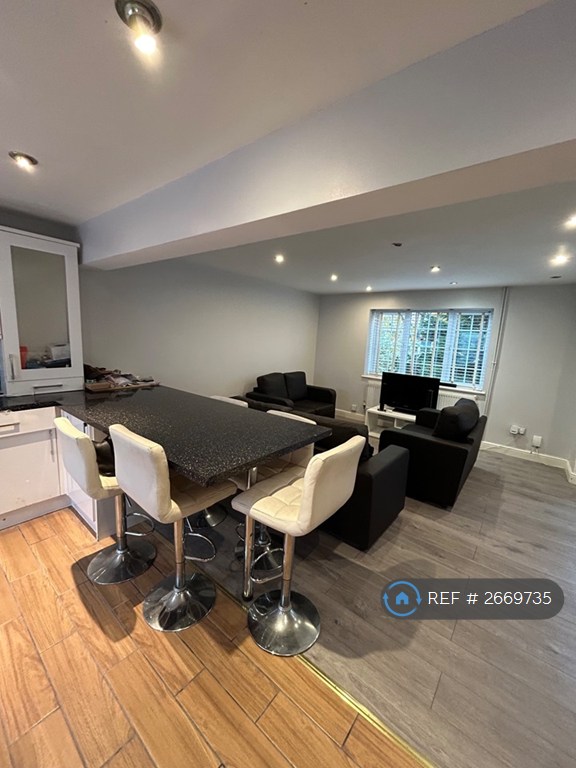 1 bedroom in Laxton Walk, Cheltenham, GL51 (#2669735)