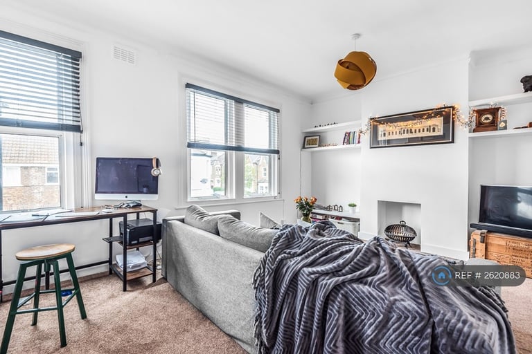 2 bedroom flat in Surrey Road, London, SE15 (2 bed) (#2620883)