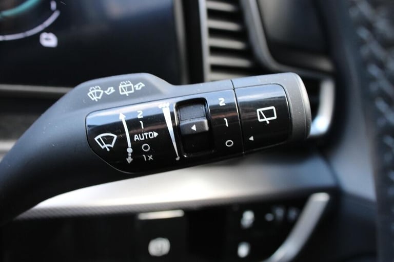 2024 Kia Sportage 1.6 T Gdi 13.8kwh Gt Line Suv 5dr Petrol Plug In Hybrid Auto Awd Euro 6 (s/ EST...