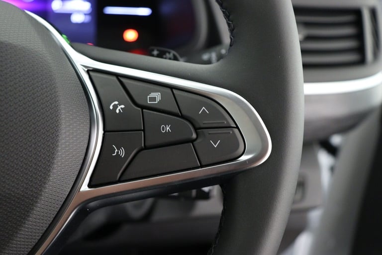 2025 Renault Trafic LL30 Blue dCi 170 ExtraSport[Safety] CrewVan Auto EAG9 Crew Van Diesel Automatic