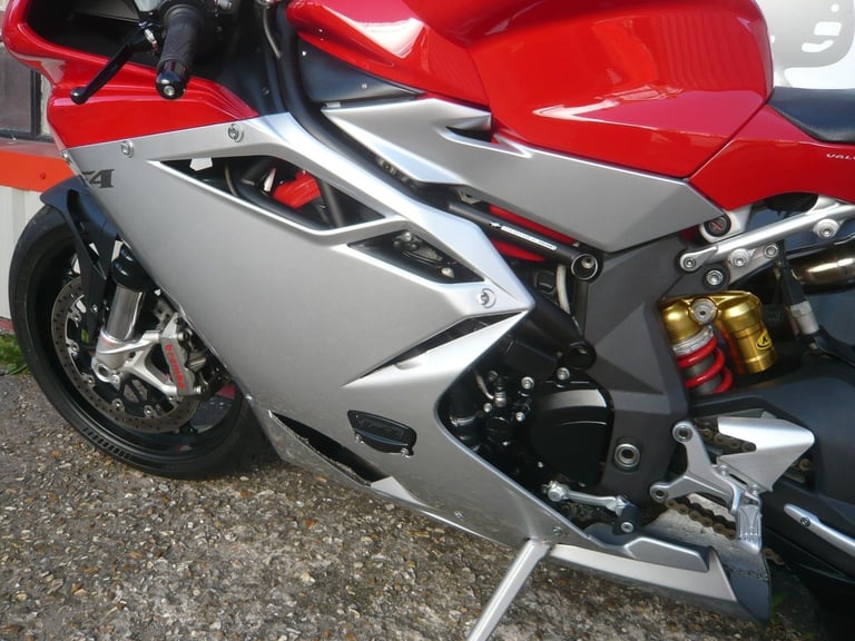 MV Agusta F4 1000R 2010 ITALIAN SUPER SPORTS BIKE PANAGALE V2 R 916 999 749 R SS