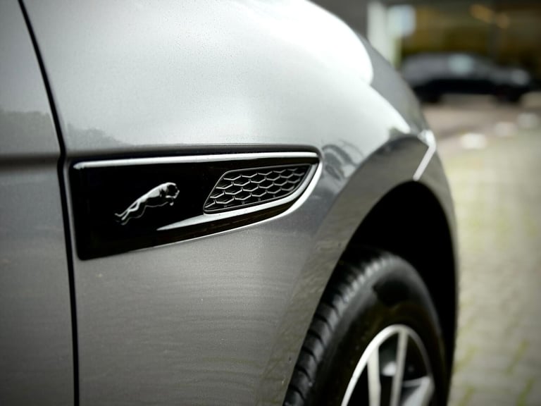 2024 Jaguar F-Pace 2.0 D200 MHEV R-Dynamic SE Black SUV 5dr Diesel Auto AWD Euro 6 (s/s) (204  ES...