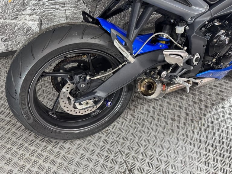 TRIUMPH STREET TRIPLE 675 2013