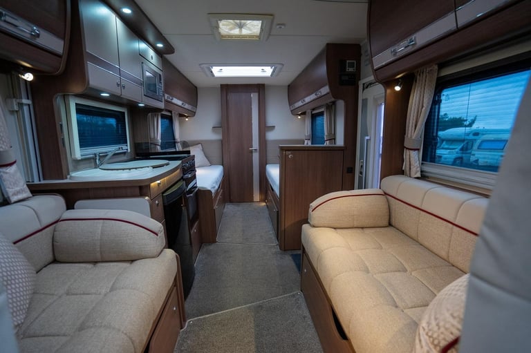 Elddis Majestic 285 - 4 Berth Luxury Motorhome, End Washroom, Twin Fixed Beds