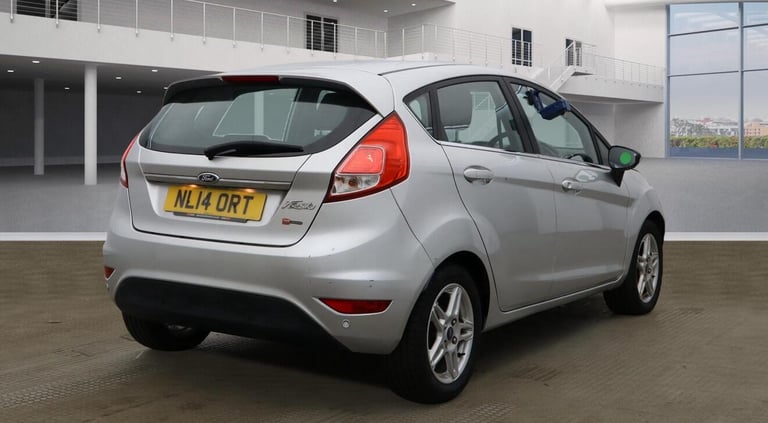 2014 Ford Fiesta 1.6 Zetec Powershift Euro 5 5dr HATCHBACK Petrol Automatic