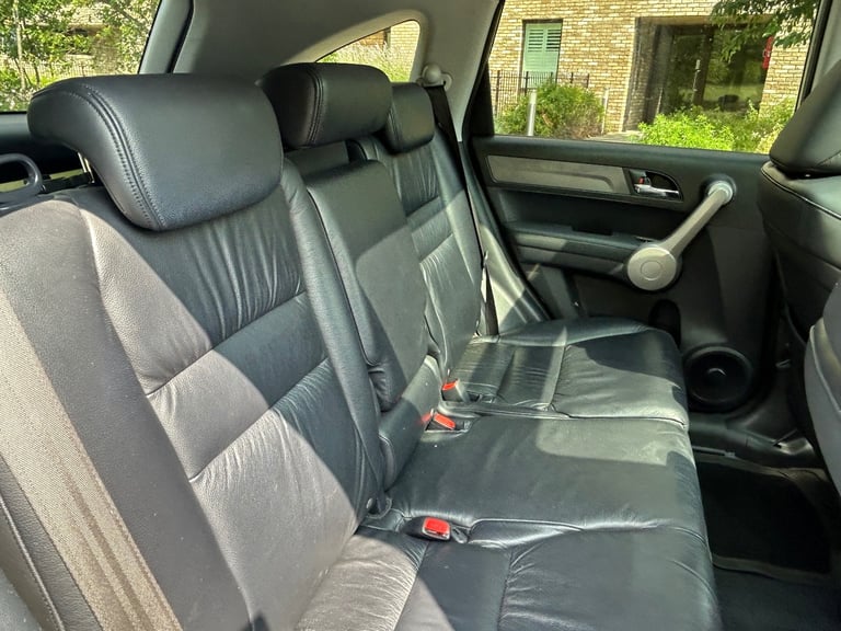Honda CRV-EX automatic 2.0 petrol,panoramic roof,leather ,cruise control,full history,2 owners,2keys