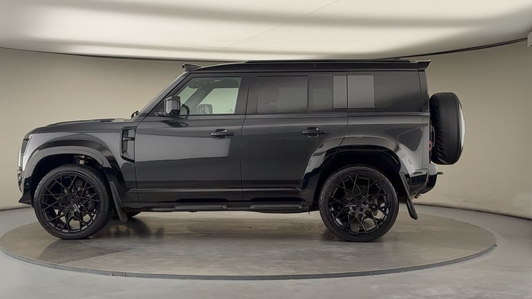 2024 Land Rover Defender 3.0 D250 X-Dynamic HSE 110 5dr Auto ESTATE DIESEL Automatic