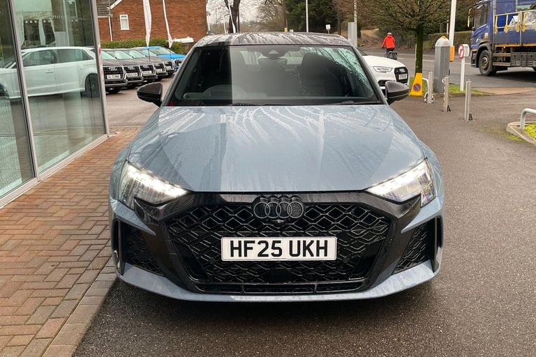 2025 Audi RS3 2.5 TFSI Carbon Black Saloon 4dr Petrol S Tronic quattro Euro 6 (s/s) (400  SALOON ...