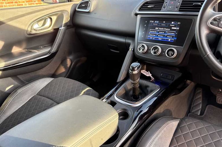 2020 Renault Kadjar 1.3 TCe Iconic SUV 5dr Petrol Manual Euro 6 (s/s) (140 ps) SUV Petrol Manual